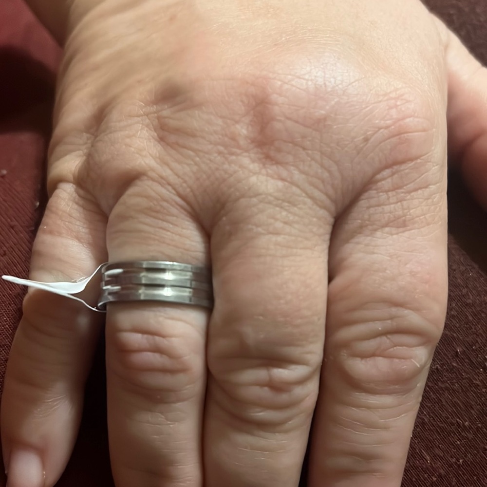 Stainless steel Ring silver in color Size 9
